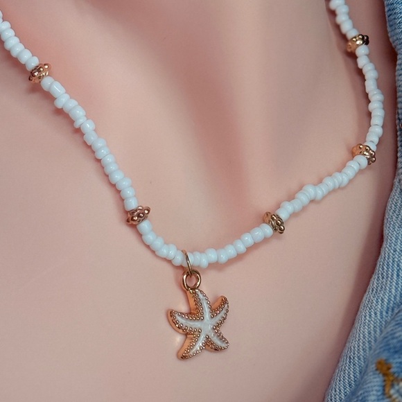 NEW | White and Gold Beaded Necklace ⭐️ - Picture 3 of 4